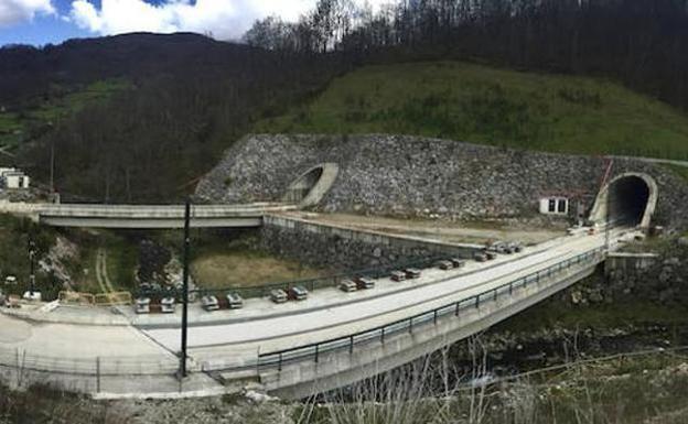 Fomento anuncia la continuidad de las obras de la Variante y la oposición acusa de «perder 100 días»