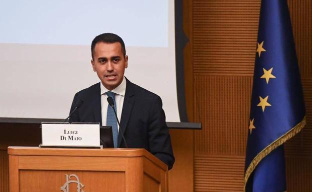 Italia desafía a la UE con la subida del déficit y dice trabajar por el país