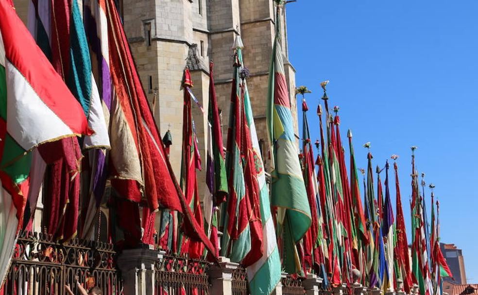 285 pendones dibujan el pasado de la historia de León