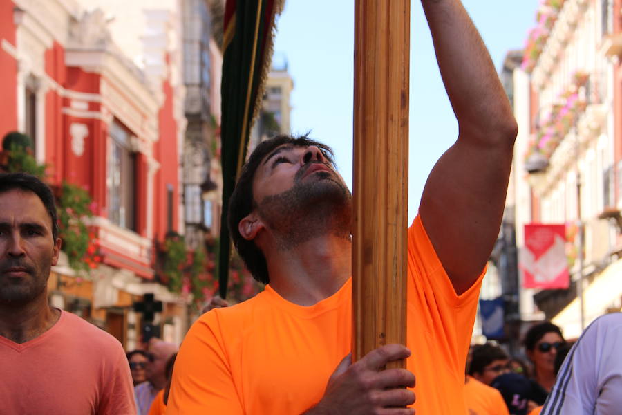 285 pendones tiñen el cielo de León en los festejos de San Froilán