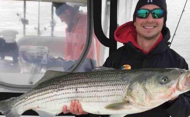 Muere por la 'ameba come cerebros' tras practicar surf en una piscina de olas