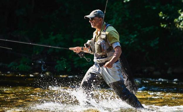 El tricampeón del mundo de pesca con mosca Pablo Castro inaugura las 'Conversaciones sin red' de Villarejo de Órbigo