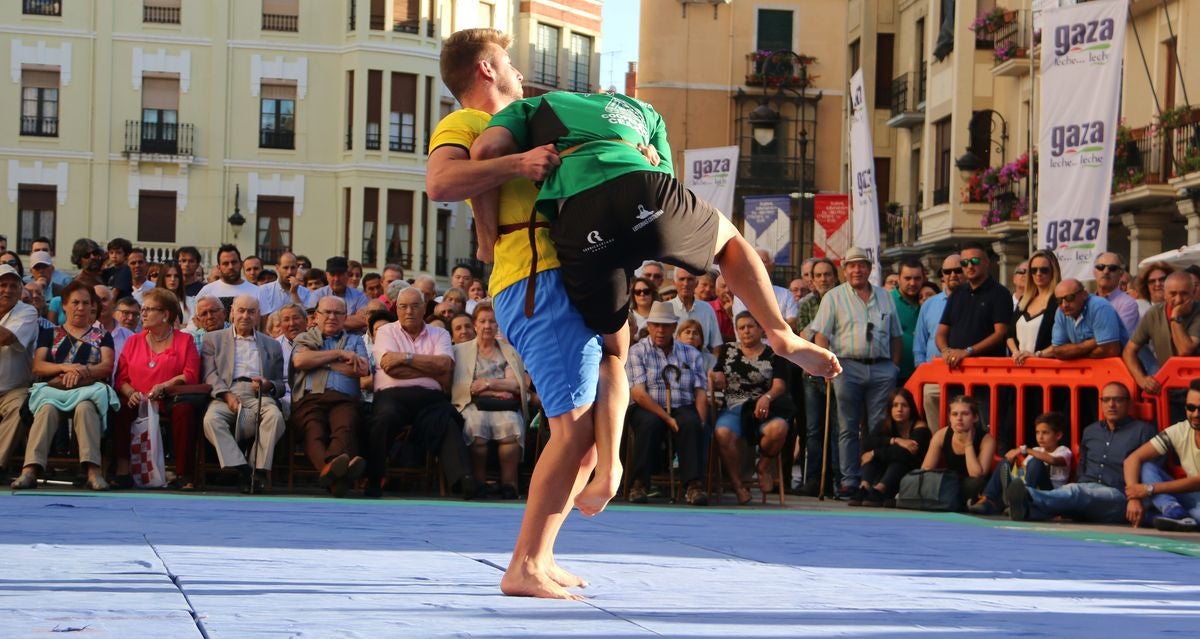 La Catedral de León preside el Corro de San Froilán