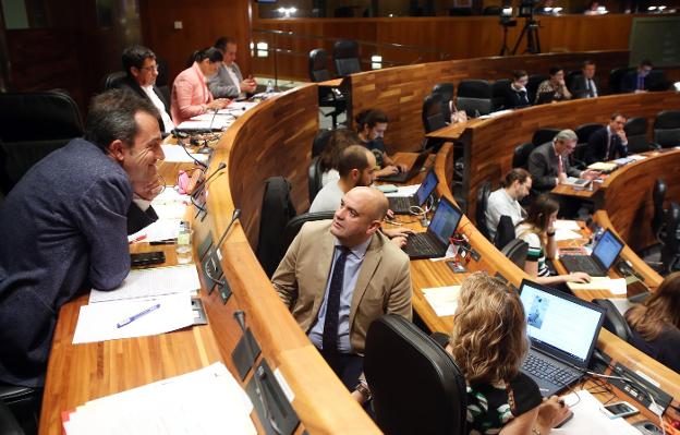 Asturias pide por unanimidad eliminar el peaje del Huerna por «innecesario y agraviante»