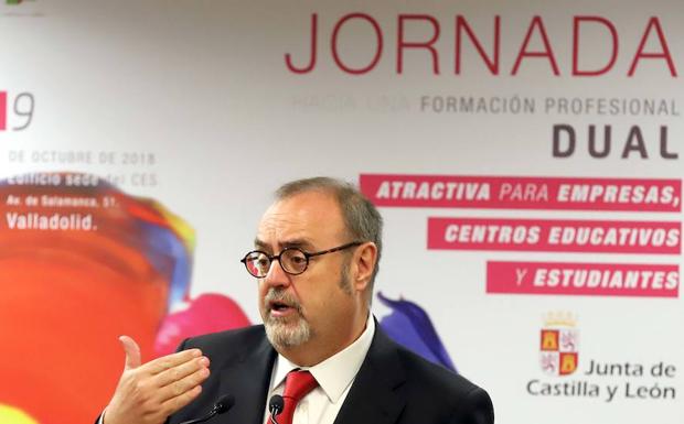 Rey aboga por «entroncar mucho más» la FP con el empleo y mejorar también los «recursos puramente educativos»