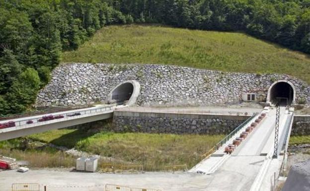 El Consejo de Ministros autoriza la resolución del contrato del montaje de vía de la variante de Pajares, adjudicado en 7,8 millones