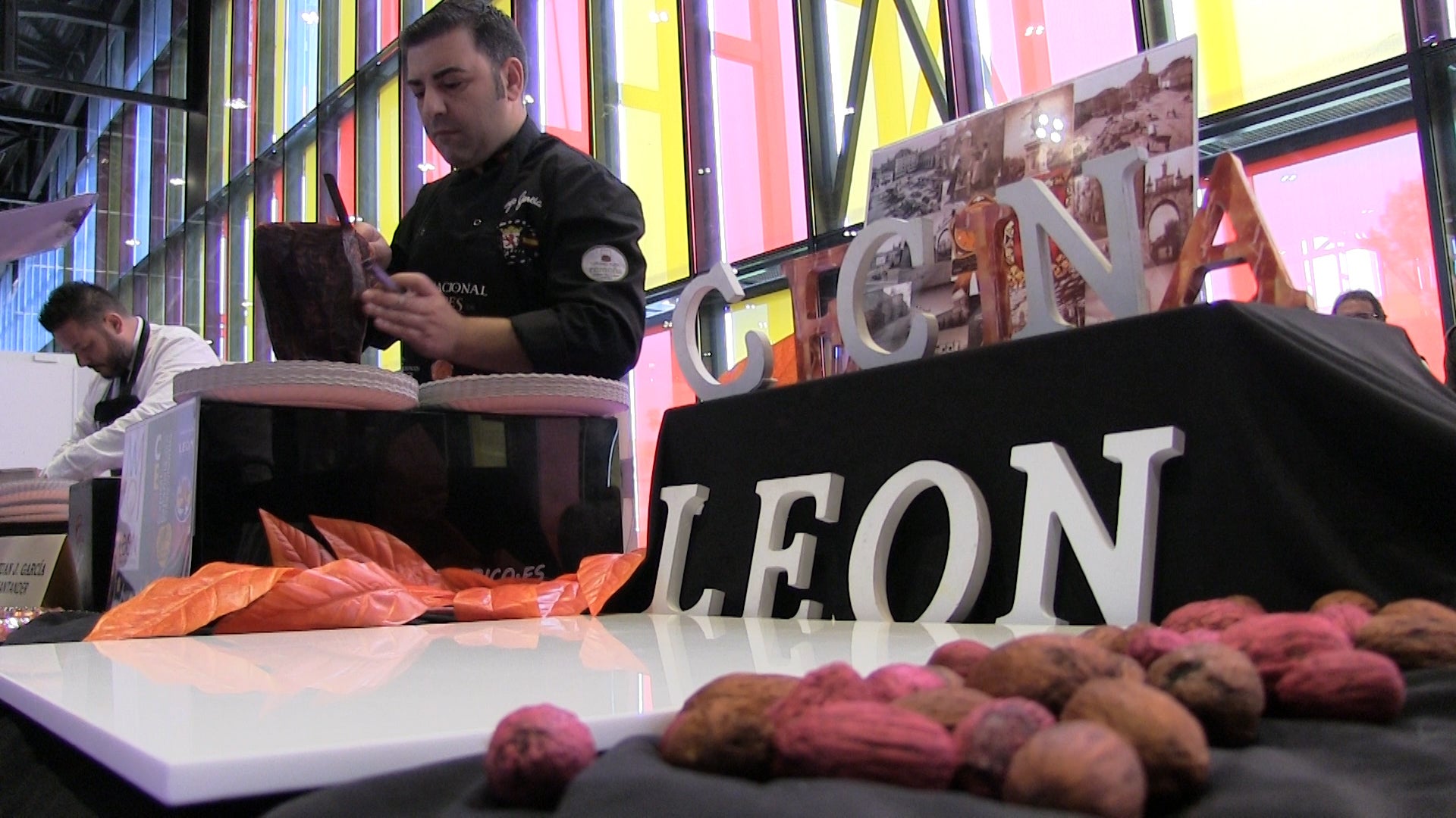 Duelo de cuchillos en el Concurso Nacional de Cortadores de Cecina