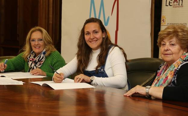 El Ayuntamiento de León firma un convenio inédito con 'Aluches' para fomentar el asociacionismo en la capital