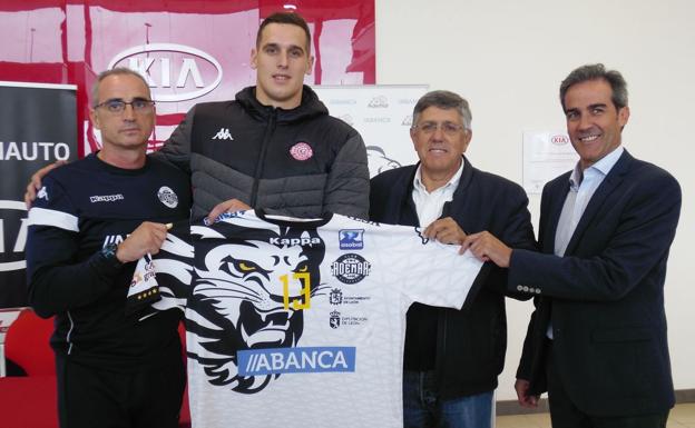 Ligetvári busca dar un «salto de calidad» a su carrera en el Abanca Ademar