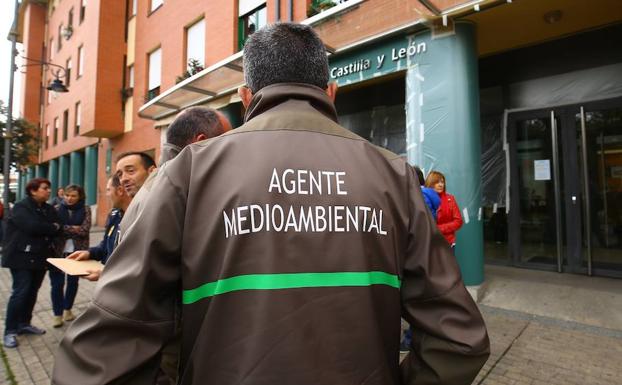 Los agentes ambientales reclaman un refuerzo de los efectivos para «desterrar las anacrónicas patrullas unipersonales»