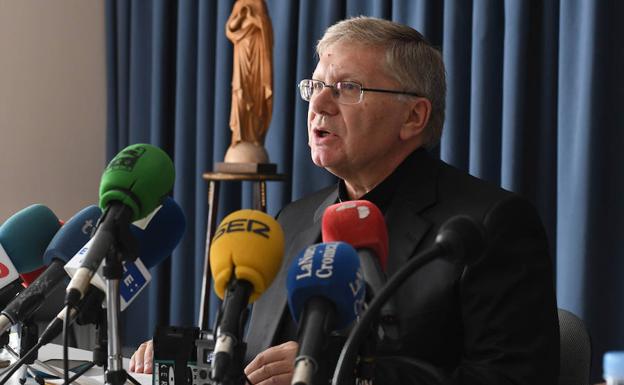 Las víctimas ven un «chiste y una burla» que el obispo de Astorga que ocultó los abusos presida la comisión antipederastia de la Iglesia