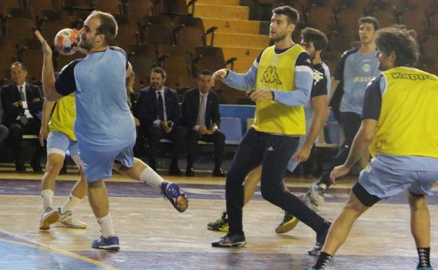 El Abanca Ademar busca conquistar una pista 'maldita'