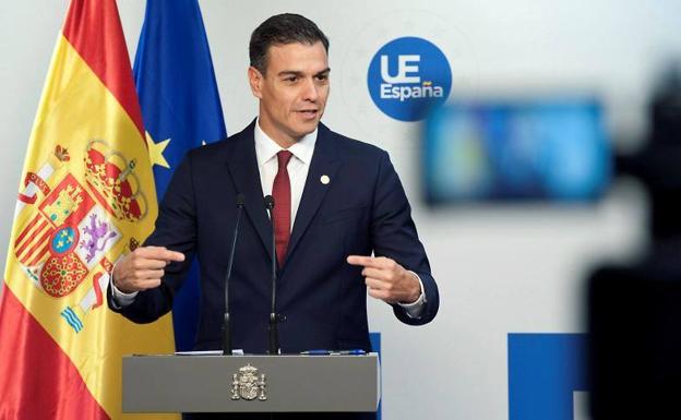 Bruselas da el primer tirón de orejas a Sánchez por dudas en el Presupuesto