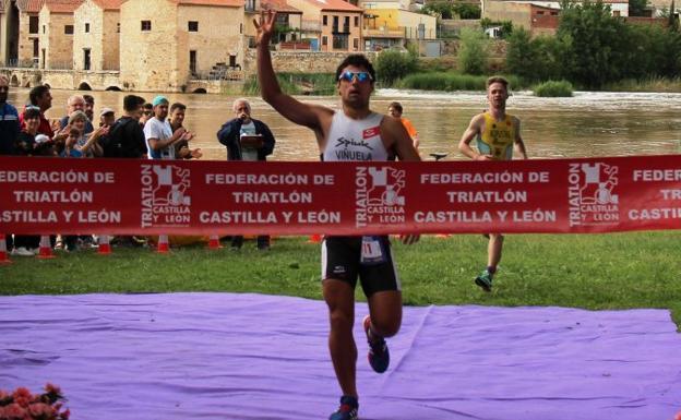 Kevin Viñuela, a por el cetro europeo de Triatlón Cross en Ibiza