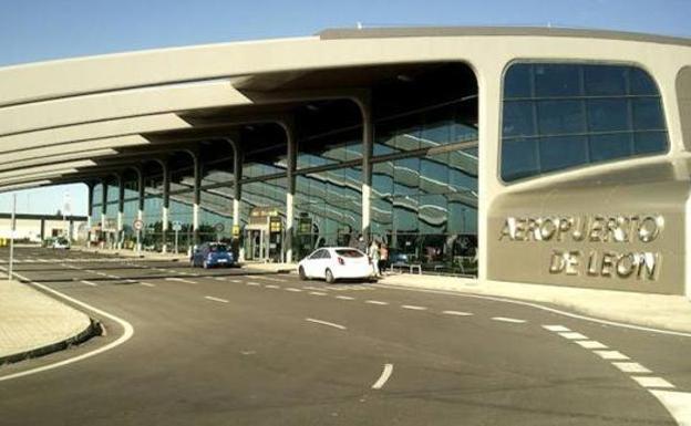 El Aeropuerto de León dobla su oferta de cara a las vacaciones de Navidad