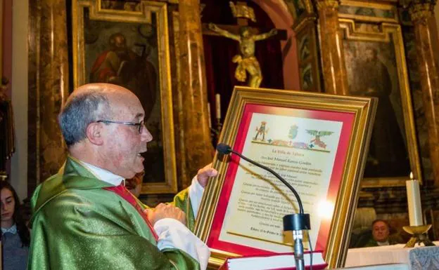Paralizado el destierro del cura Ramos Gordón tras recurrir éste al Vaticano