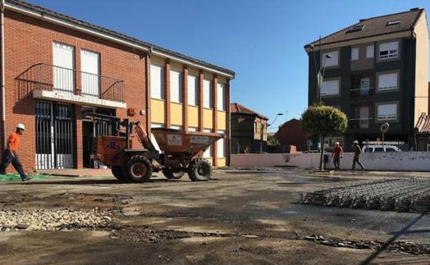 El PSOE denuncia el retraso en las obras en los colegios que se realizarán a medio curso y con los niños en las aulas