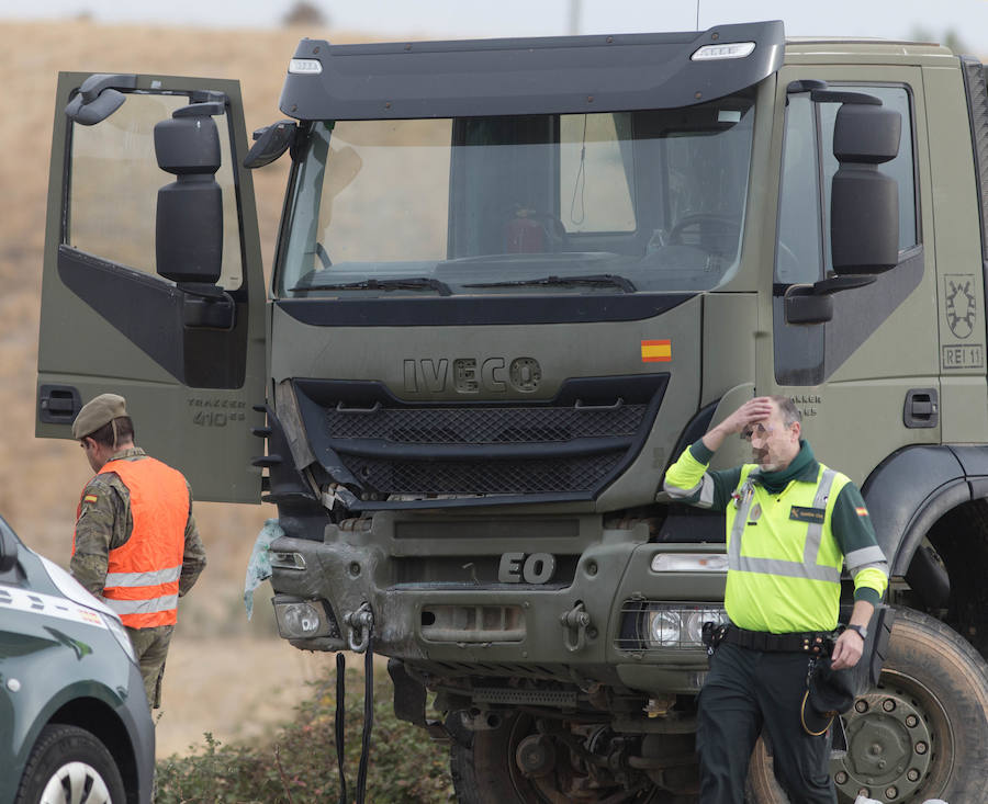 Fallece una niña en un accidente entre un vehículo militar y un turismo