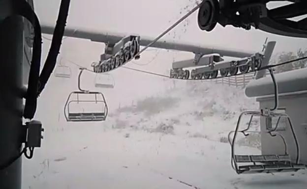 La primera nevada cubre ya las estaciones de San Isidro, Leitariegos y Pajares