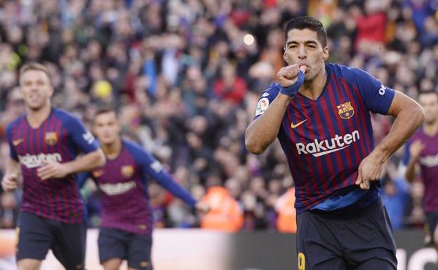 Luis Suárez toma las riendas del Barcelona