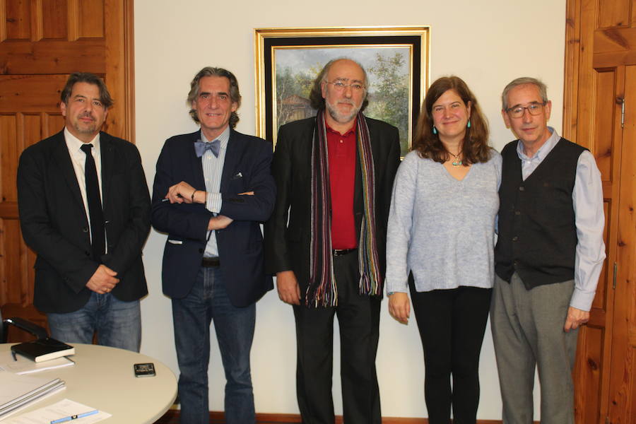 'Once ensayos sobre lo convencional y un cuento' de Santiago gana el 56º Premio Libro de Cuentos Fundación MonteLeón