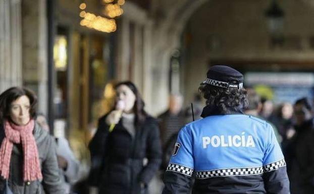 Denunciado por circular de madrugada tocando la bocina y con la música «a tope» por la ciudad