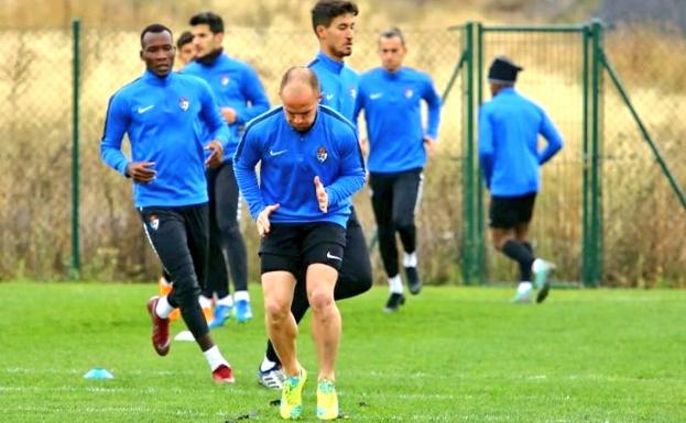 La Ponferradina pone en juego el liderato en un duelo de favoritos