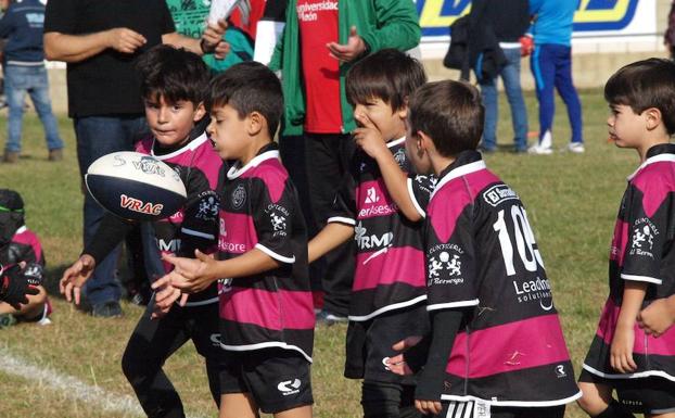 Los sub-6, sub-8 y sub-10 de la Escuela Robher Asesores León RC, rumbo a Ponferrada