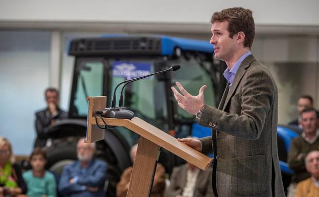 Casado llama a los socialistas avergonzados del PSOE a sumarse al PP