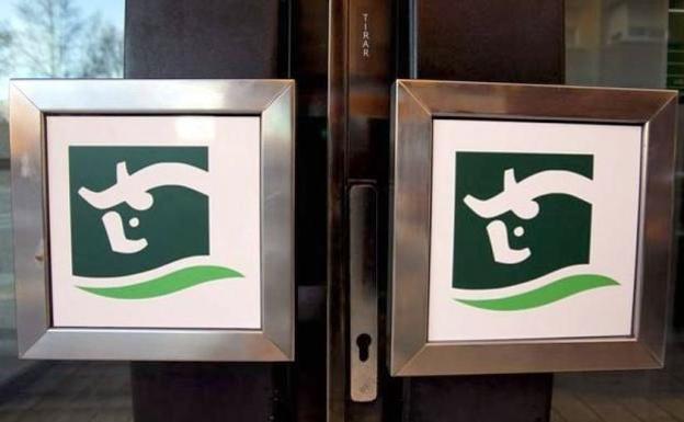 Unicaja busca una salida pactada de un millar de empleados con 300 traslados desde Banco Ceiss