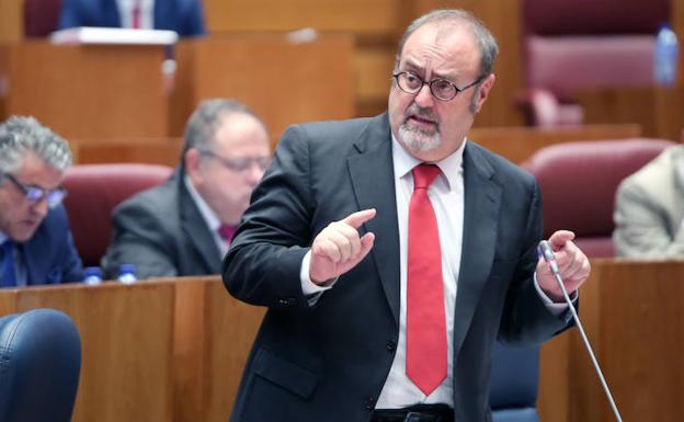 Fernando Rey confirma que la prórroga del presupuesto frenará la rebaja de las tasas universitarias