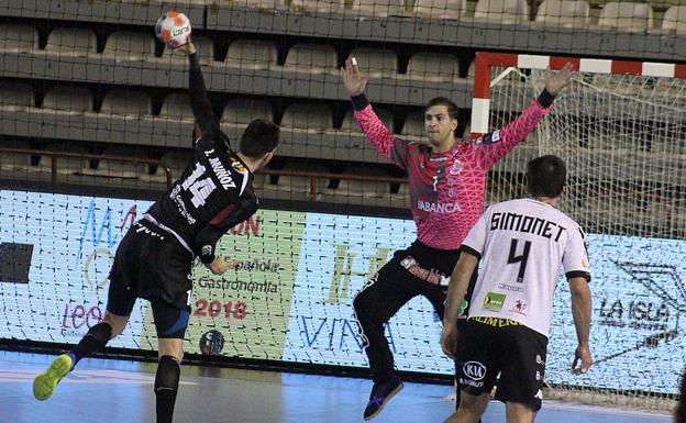 Biosca ve fundamental hacer correr al Dinamo Bucarest «para que sufran»