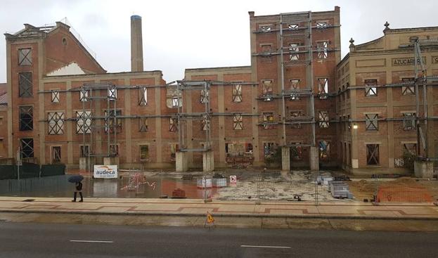 León busca culminar a principios de diciembre la zona paseable junto al Palacio de Congresos