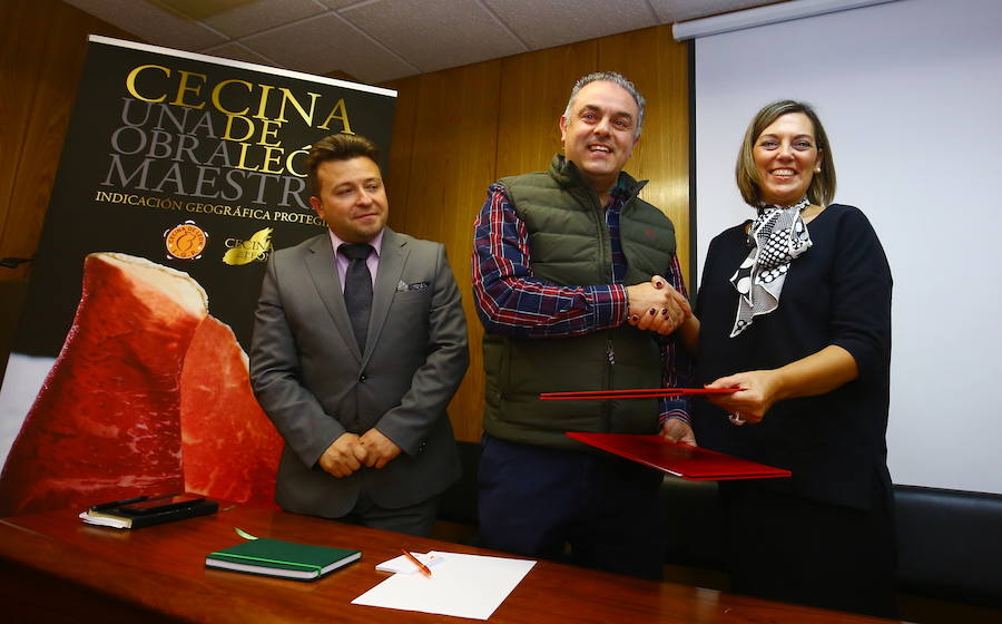 Convenio de colaboración entre la Consejería de Agricultura y la IGP Cecina de León