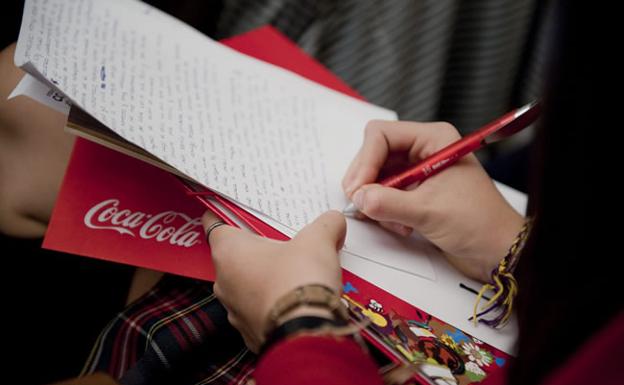 Miles de jóvenes leoneses podrán mostrar su talento teatral y literario gracias a la fundación Coca-Cola