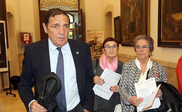 El consejero de Sanidad resta importancia a la denuncia de El Defensor del Paciente sobre las listas de espera