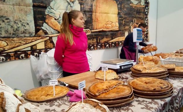 La feria de San Martín atrae a miles de visitantes «con una amplia oferta de productos» a Mansilla de las Mulas