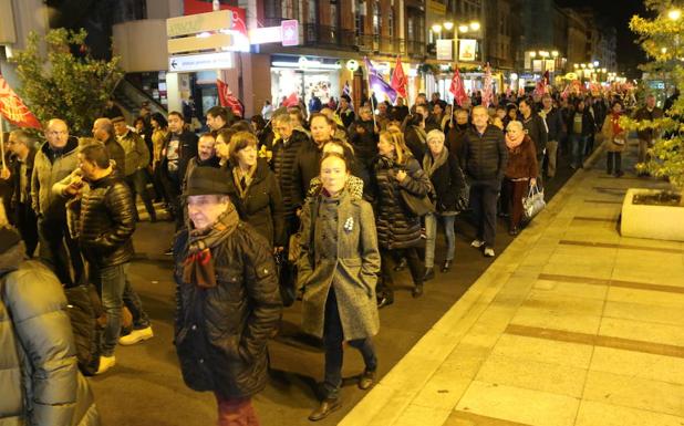 León exige en la calle poner fin al olvido y a la falta de oportunidades