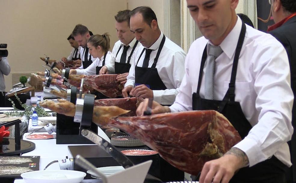 Un duelo a jamón y cuchillo