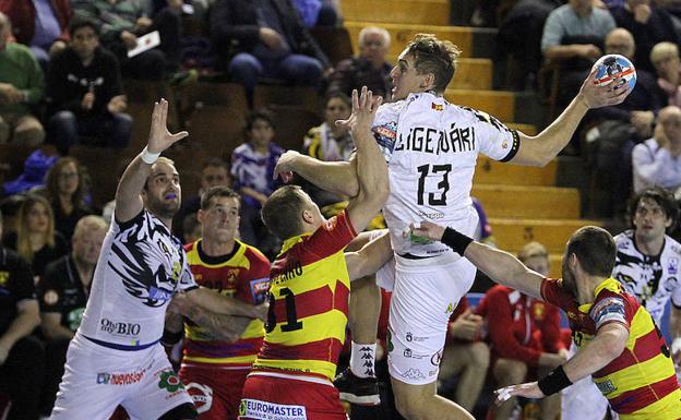 El Abanca Ademar busca una 'machada' antes de su 'final' europea