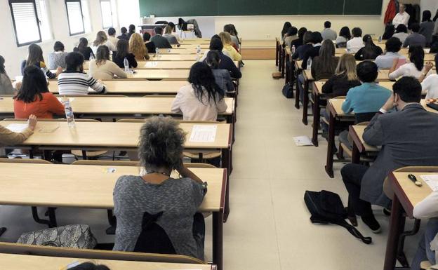 La Junta reserva 313 aulas en cuatro ciudades para repetir un examen anulado a más de 18.000 opositores