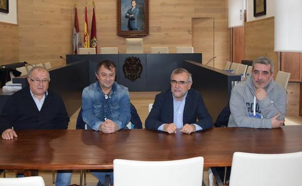 El Ayuntamiento de La Bañeza y los sindicatos lamentan el «olvido en materia de infraestructuras» de la comarca