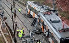 Un muerto y 44 heridos al descarrilar un tren de cercanías en Barcelona