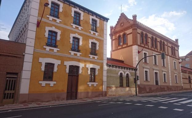 VOX denuncia el abandono del emblemático edificio Arnau