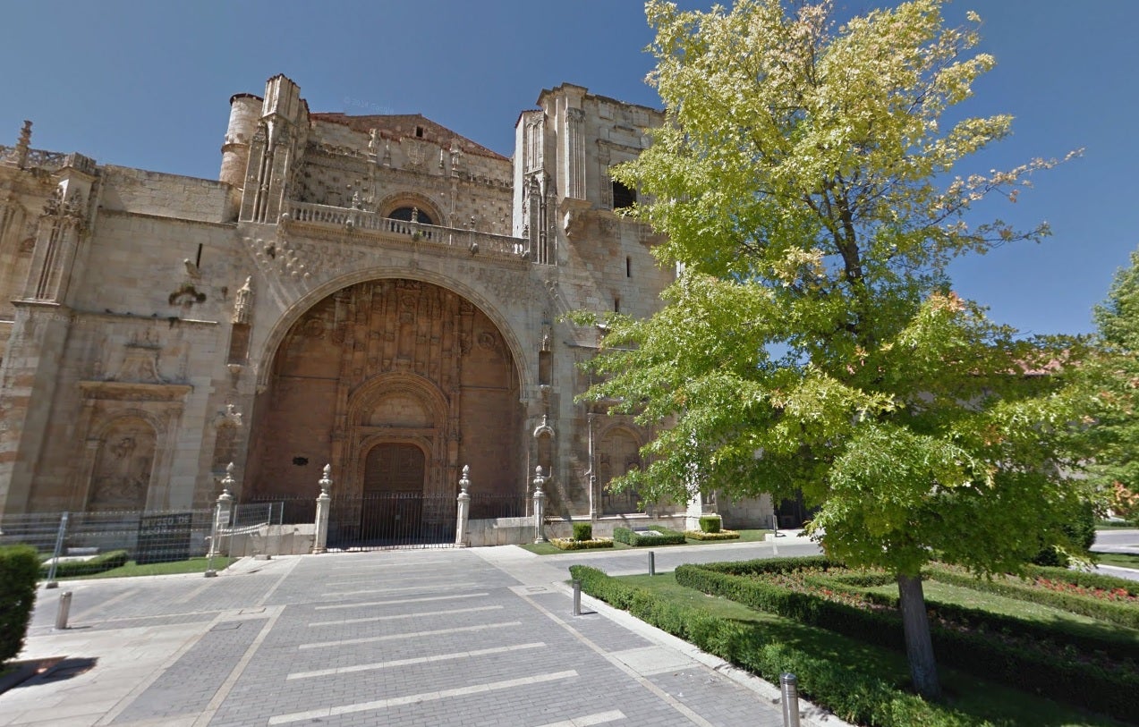 La aparición de filtraciones de agua en la iglesia de San Marcos obliga a su cierre temporal