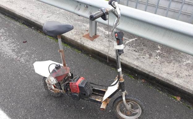 Detenido en Lugo por conducir un patinete de fabricación casera con el motor de una desbrozadora