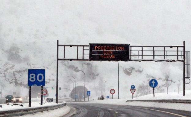 Asturias y León aunarán esfuerzos para el plan de vialidad invernal en la AP-66