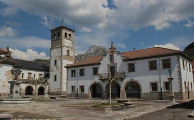Villamanín pide a la Junta medidas contra los «problemáticos» vecinos alojados en las viviendas de promoción pública