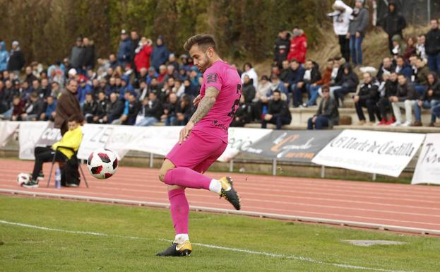 El Navalcarnero mete el dedo en la llaga de la Deportiva