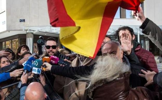 El humorista Dani Mateo llega a León tras la polémica de la bandera de España